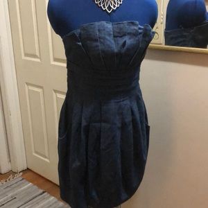 Denim strapless dress with pockets
